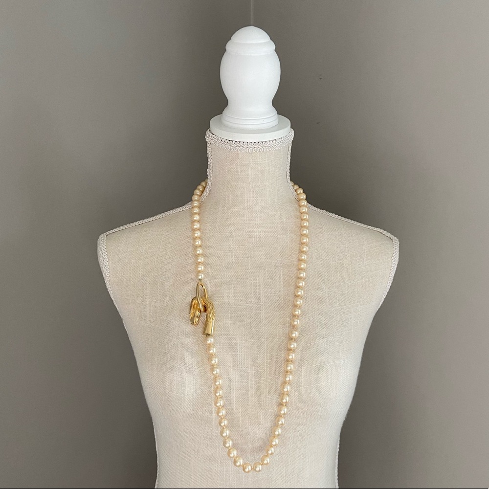 Dragon Faux Pearl Necklace